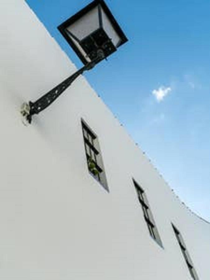 Sevilla Triana Plaza del Altozano Esterno foto